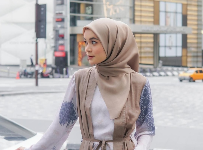 Ansania Hijab, Hijab Sejuta Umat Pilihan Anak Sekolah Hingga Selebritis