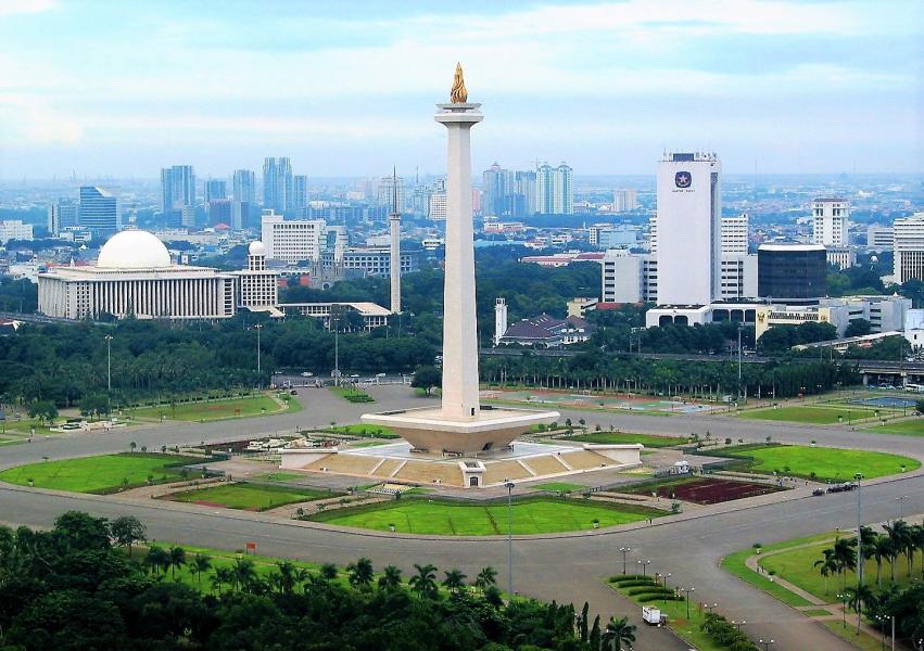 Berat Sekali, Berapa  kiranya Harga Emas yang Terpasang di Pucuk Monas 