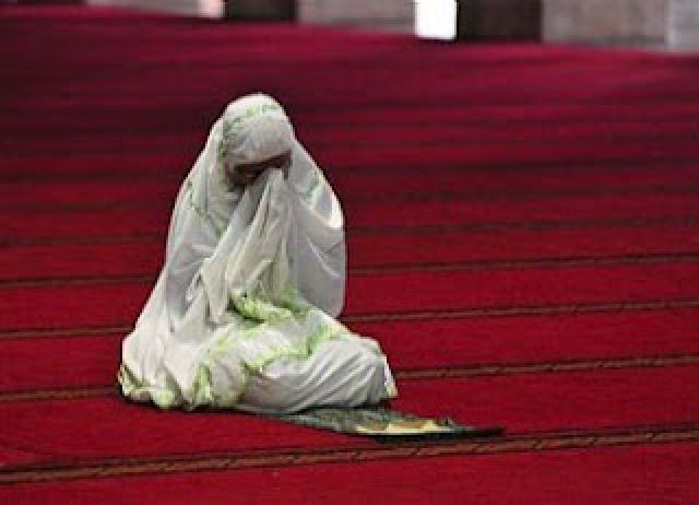 Berangkatnya Wanita Muslimah ke Masjid